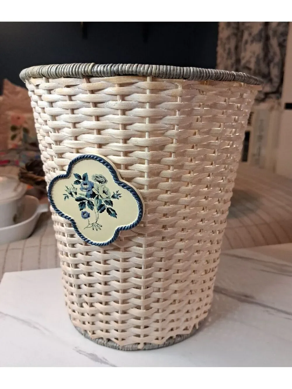 Vintage White Wicker and Rattan w/ Quatrefoil Blue Floral Plaque Wastebasket 10